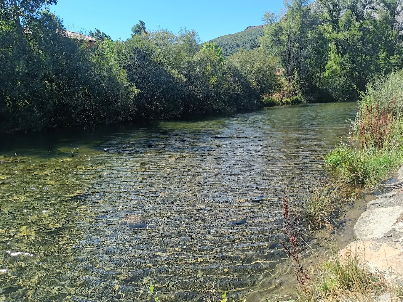 Playa Fluvial Vegacervera - Foto 3